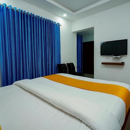 Oyo 6526 Ap Residency City Sultan Bathery Exterior foto