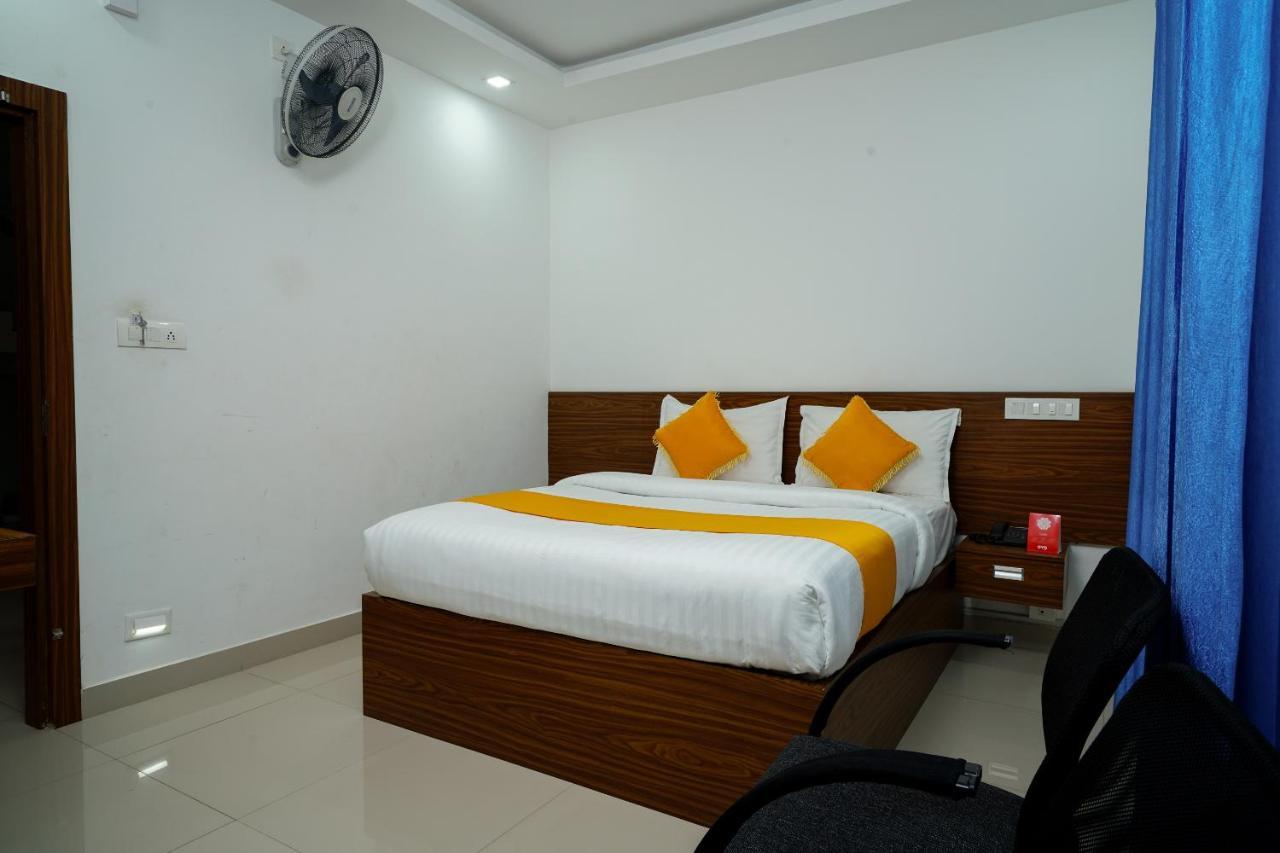 Oyo 6526 Ap Residency City Sultan Bathery Exterior foto