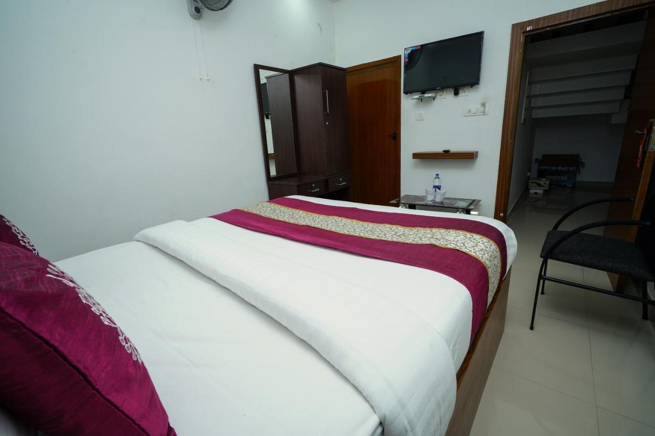 Oyo 6526 Ap Residency City Sultan Bathery Exterior foto